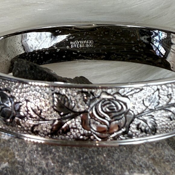 Vintage Hayward Sterling Silver Rose Floral Etched Hinged Bangle Safety Chain Ro - Picture 2 of 7